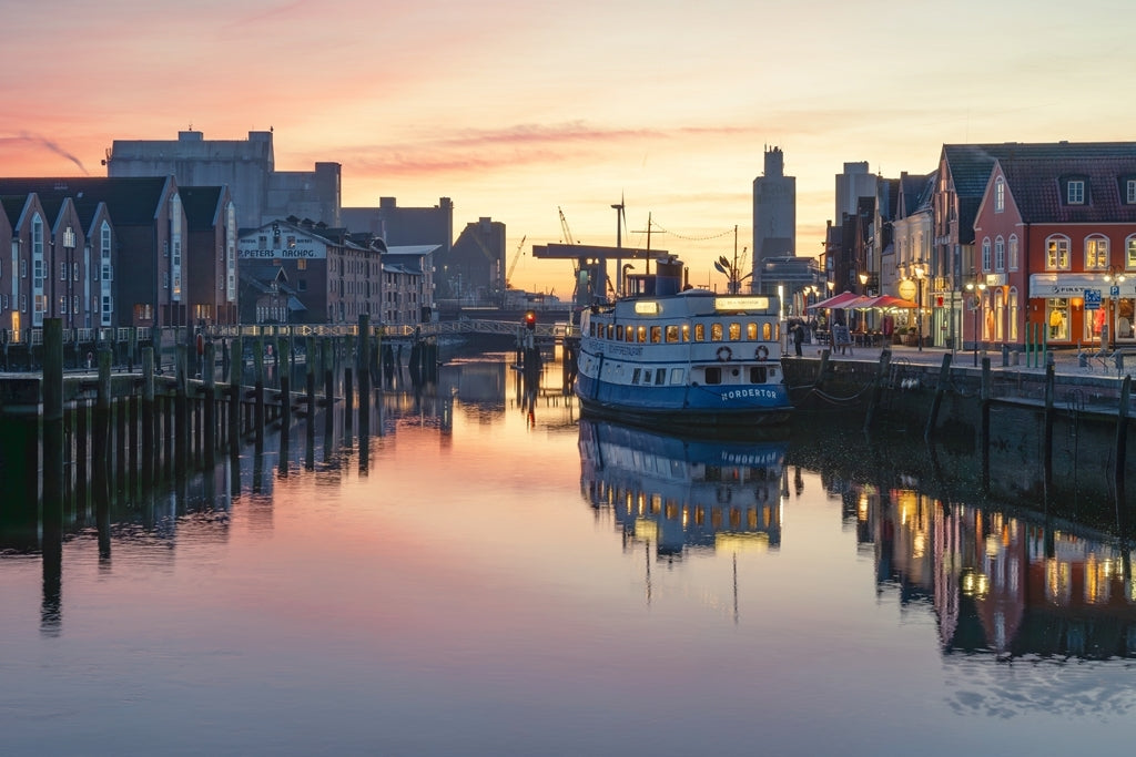 Rowek, Wencke, Hafen mit Nordertor im Sonnenuntergang (inkl. PP), 20 x 30cm, Fotografie