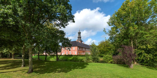 Reinstadler, Mario, Sommerwolke und Schloss vor Husum, 35 x 70cm, 06/50, Pigmentdruck